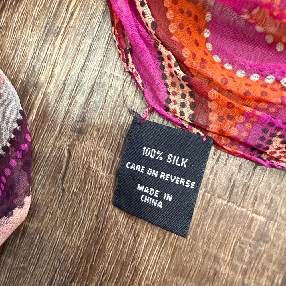 Silk patterned scarves - Picture 4 of 5